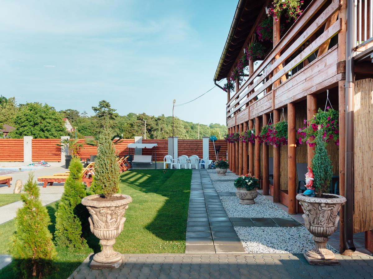 Hôtel Casa David Turda Extérieur photo
